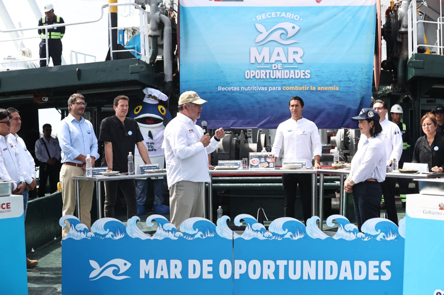 Peru: President Fujimori attends launch of 'Sea of Opportunities' cookbook