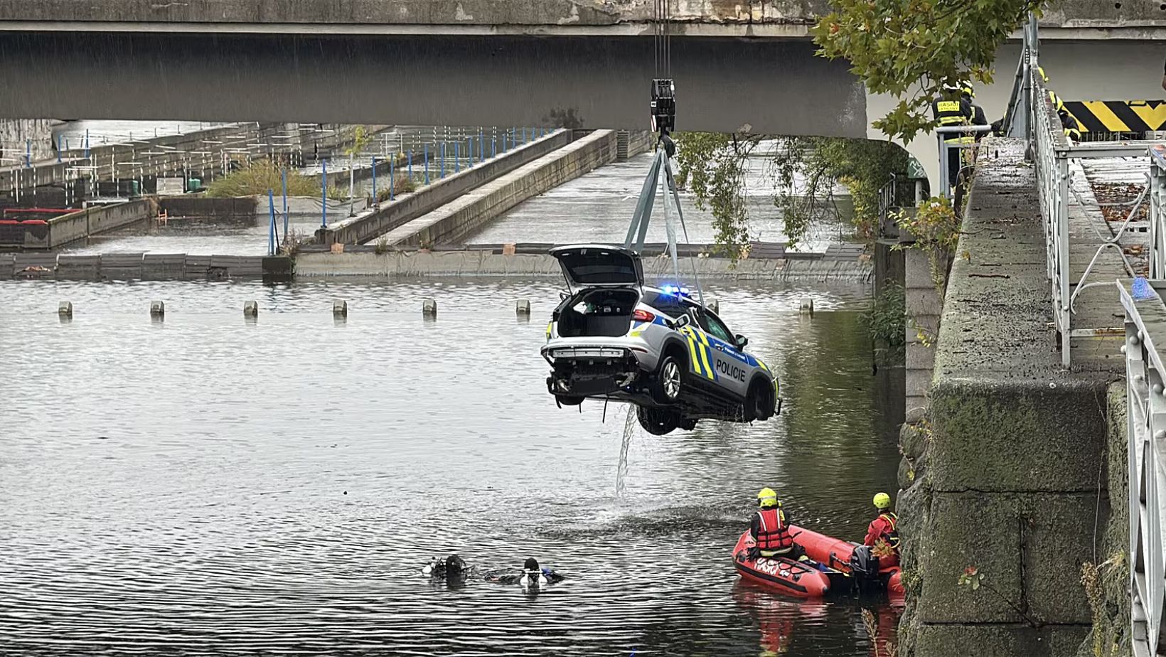 Police Car Falls Into Vltava River in Prague