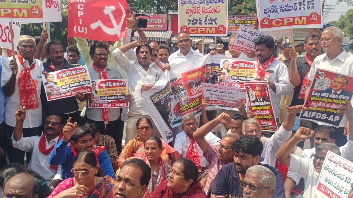 Police took CPI (M) leaders into custody, prevented protests, foil ‘Chalo Lok Bhavan’