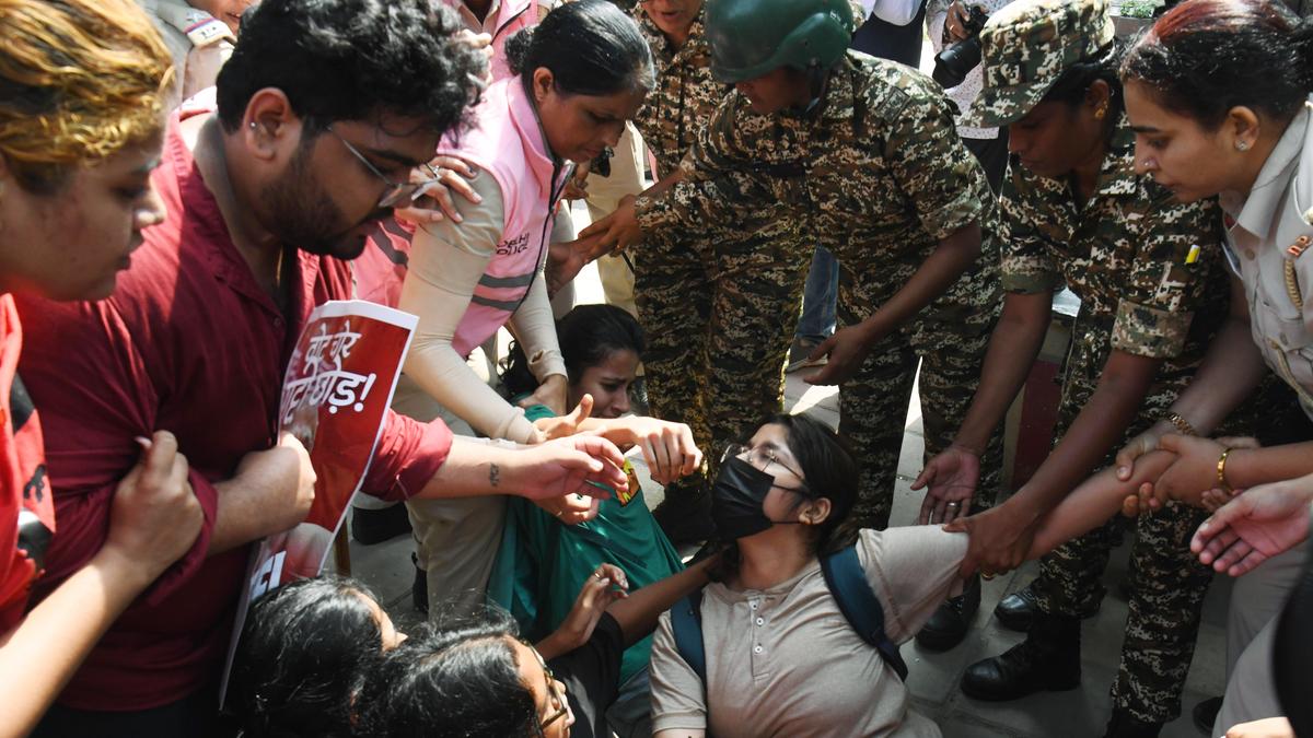 Police violence against journalists and students in Delhi protests