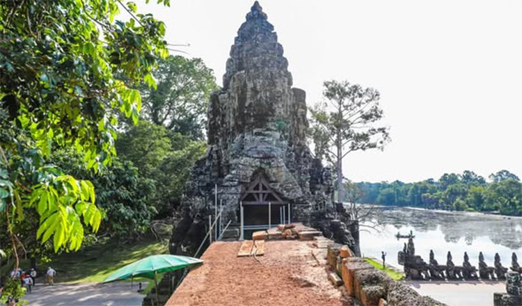 Restoration of Tonle Om Gate’s western wall 80% complete