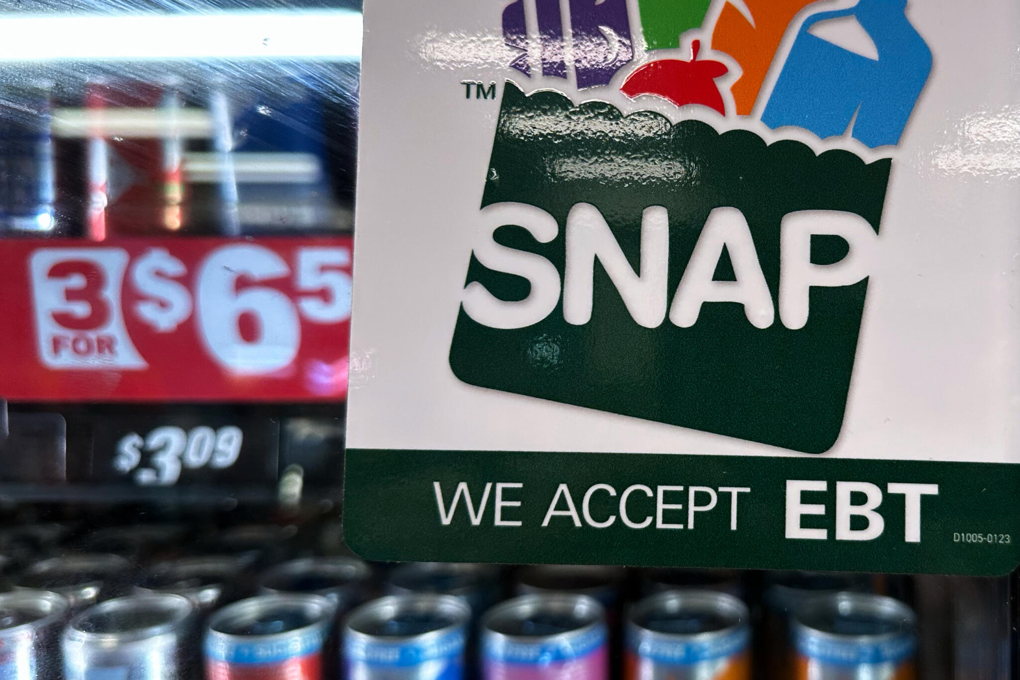 A SNAP sign at a gas station in Illinois.