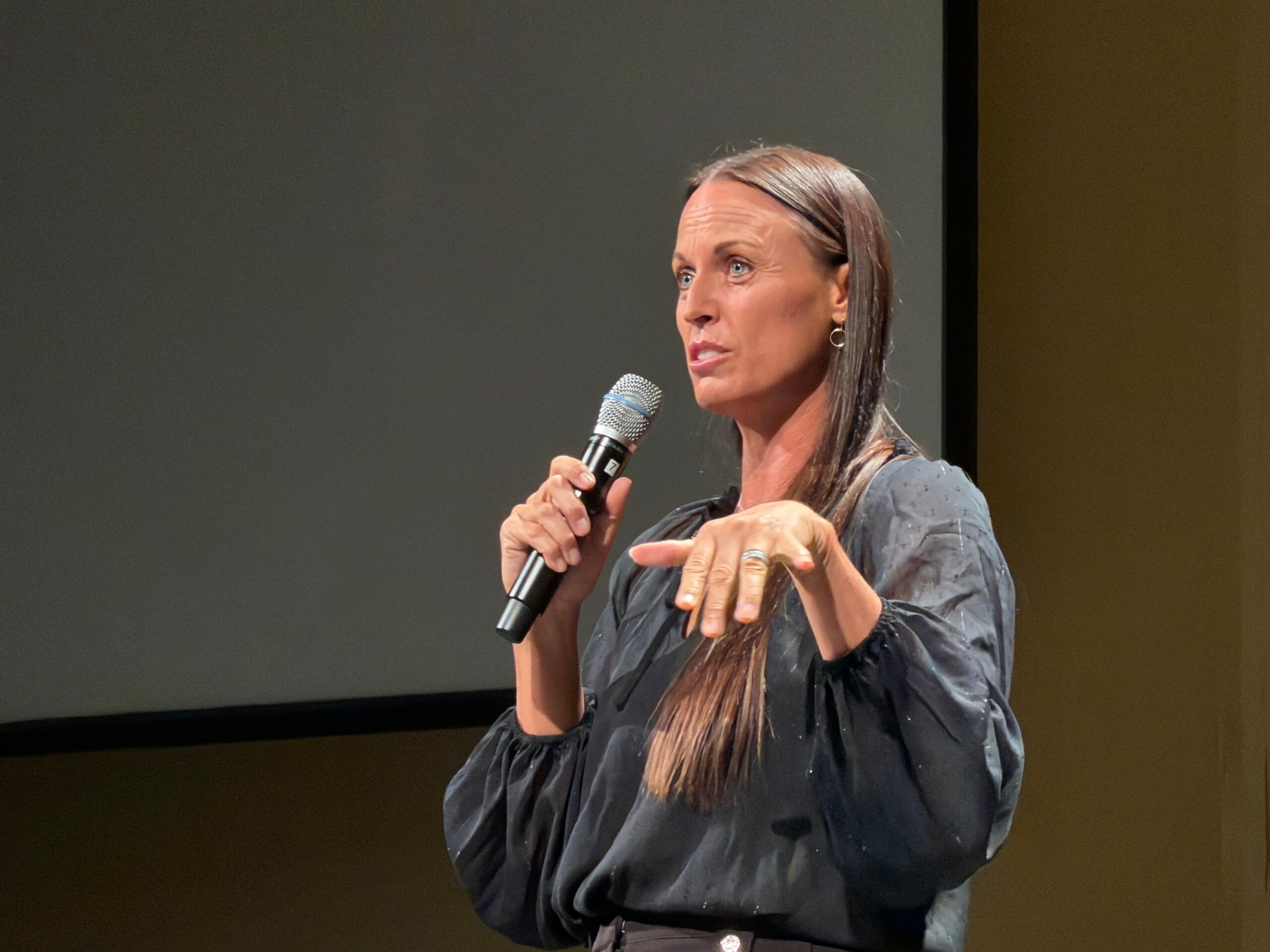 Seven-time Olympic medalist Amanda Beard spreads mental health awareness in Lincoln