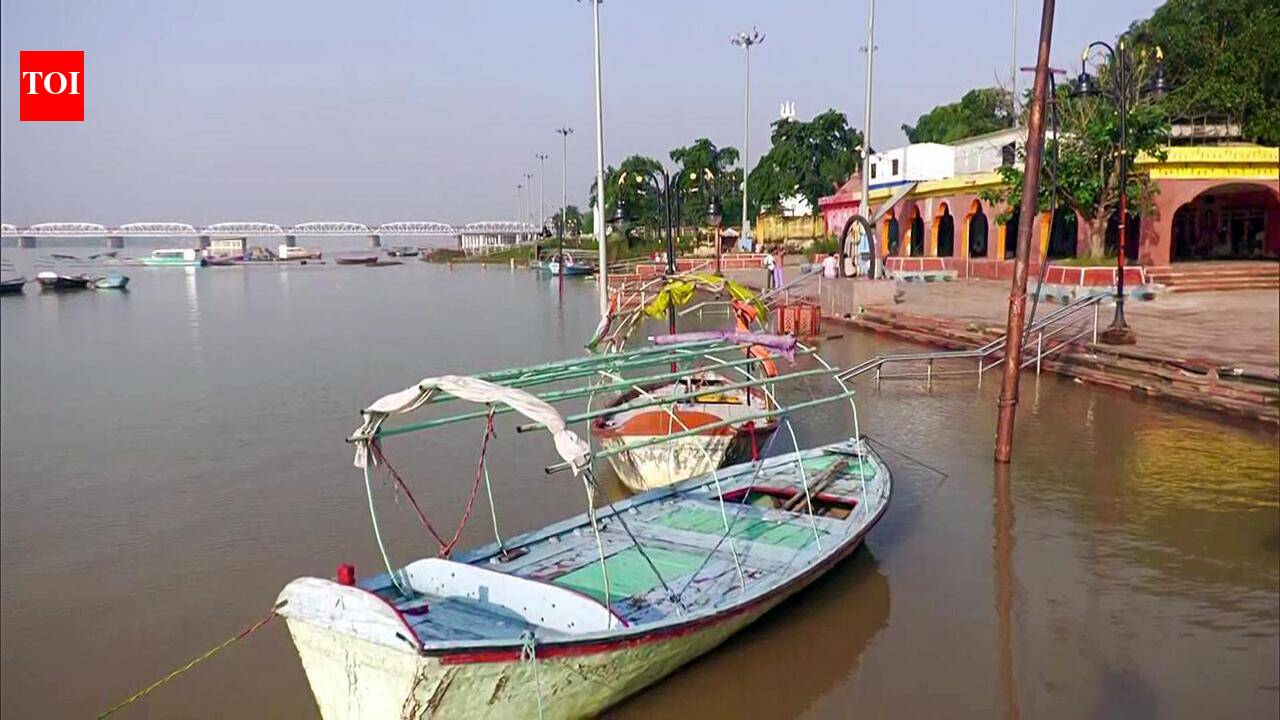 Slowly receding Ganga and Yamuna raise concern over Magh Mela prep | Prayagraj News