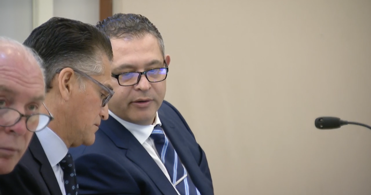 Surgeon who went to prison for role in patient’s death surrenders license