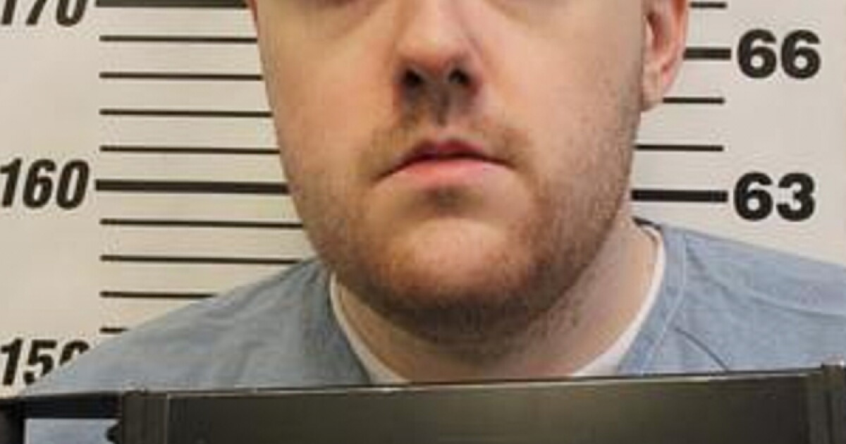 Tennessee inmate serving life sentence escapes through prison fence