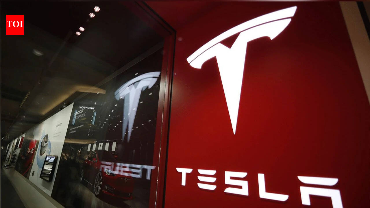 Tesla reports $1.53 billion in free cash flow amid one-fifth cut to 2026 spending forecast