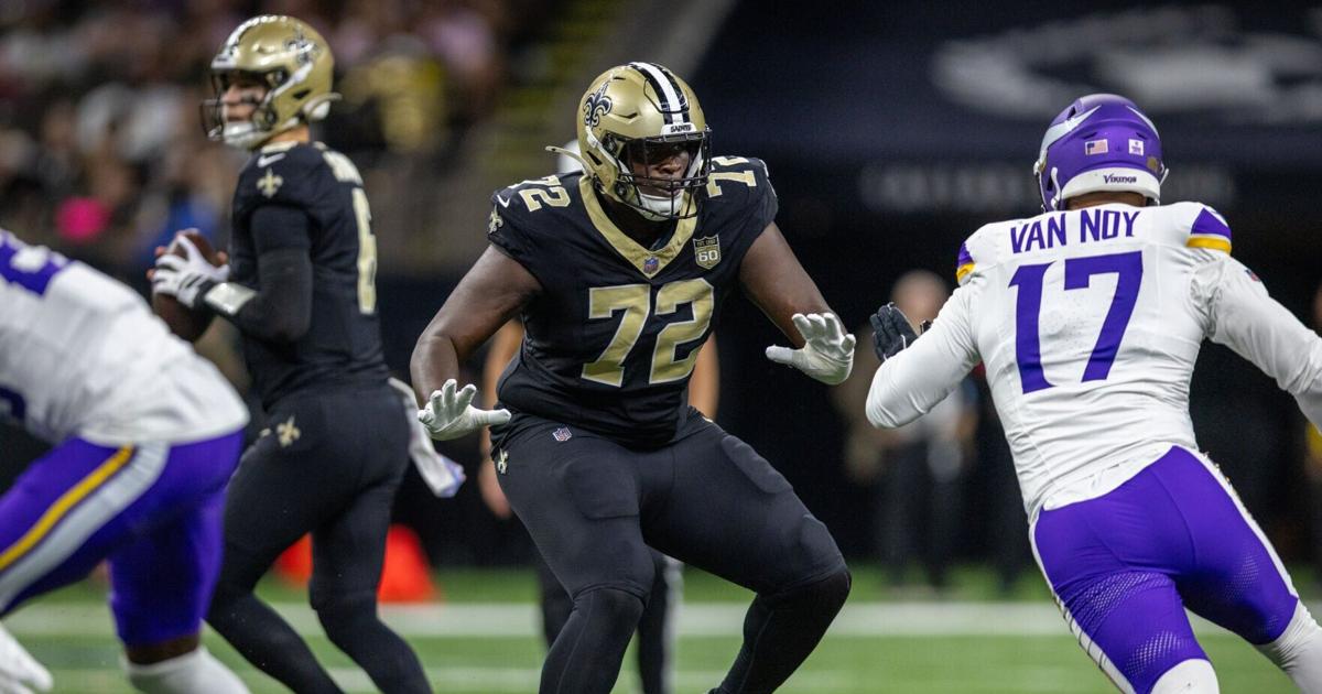 Why did the Saints rotate their LT out for one series? | Saints