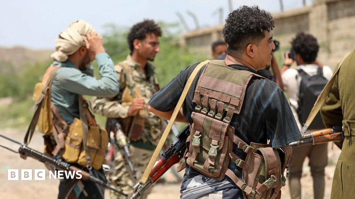 Yemen pro-government forces gather west of the city of Taiz following battles with Houthi fighters, in south-western Yemen (3 October 2026)