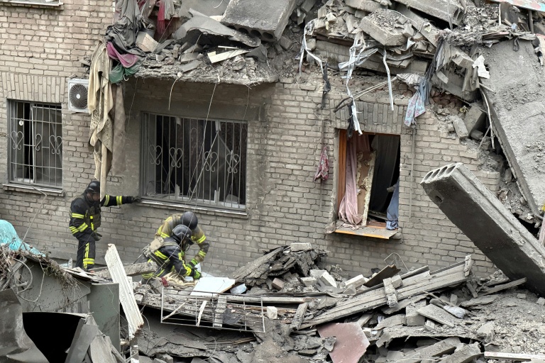 Zelensky blasts diesel deal after Russian strikes kill 15
